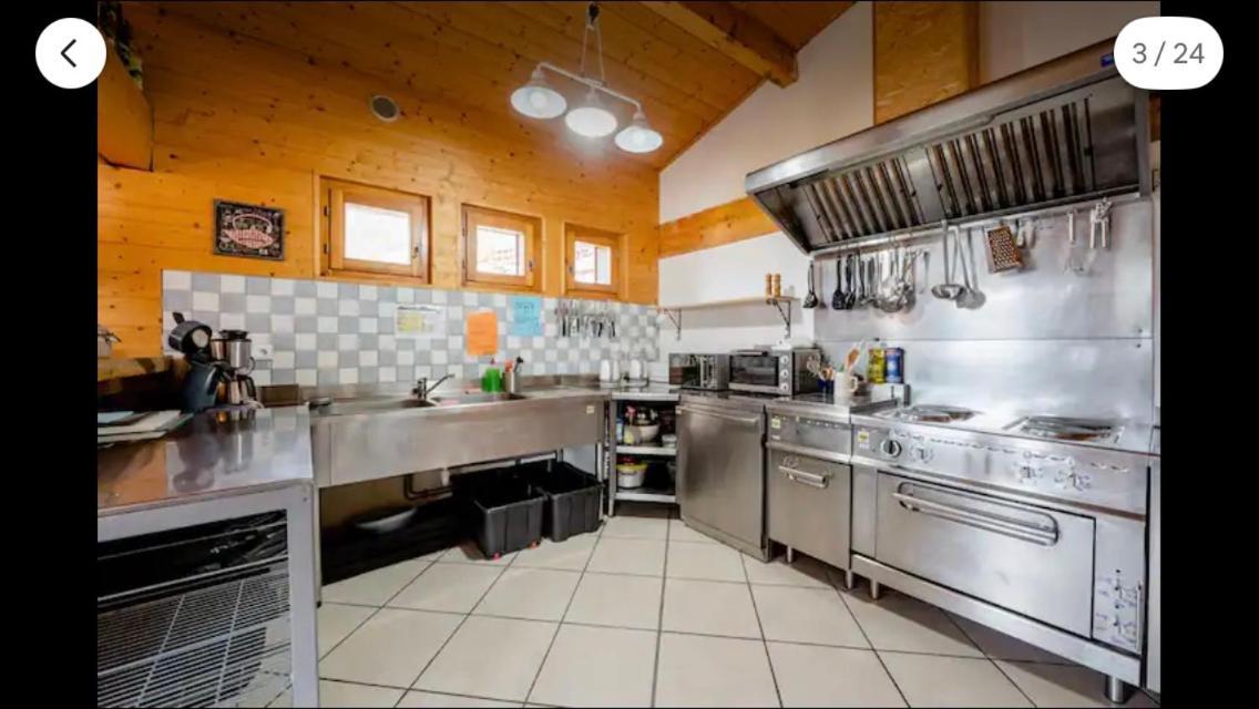 Central Hostel Châtel 외부 사진